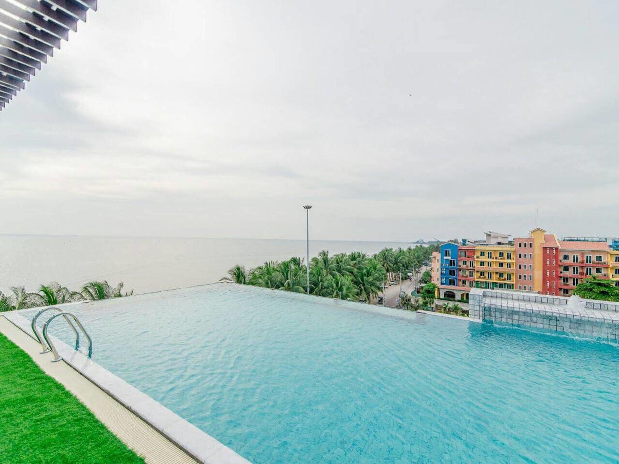 Panitar Haus Hotel Chonburi Exterior photo