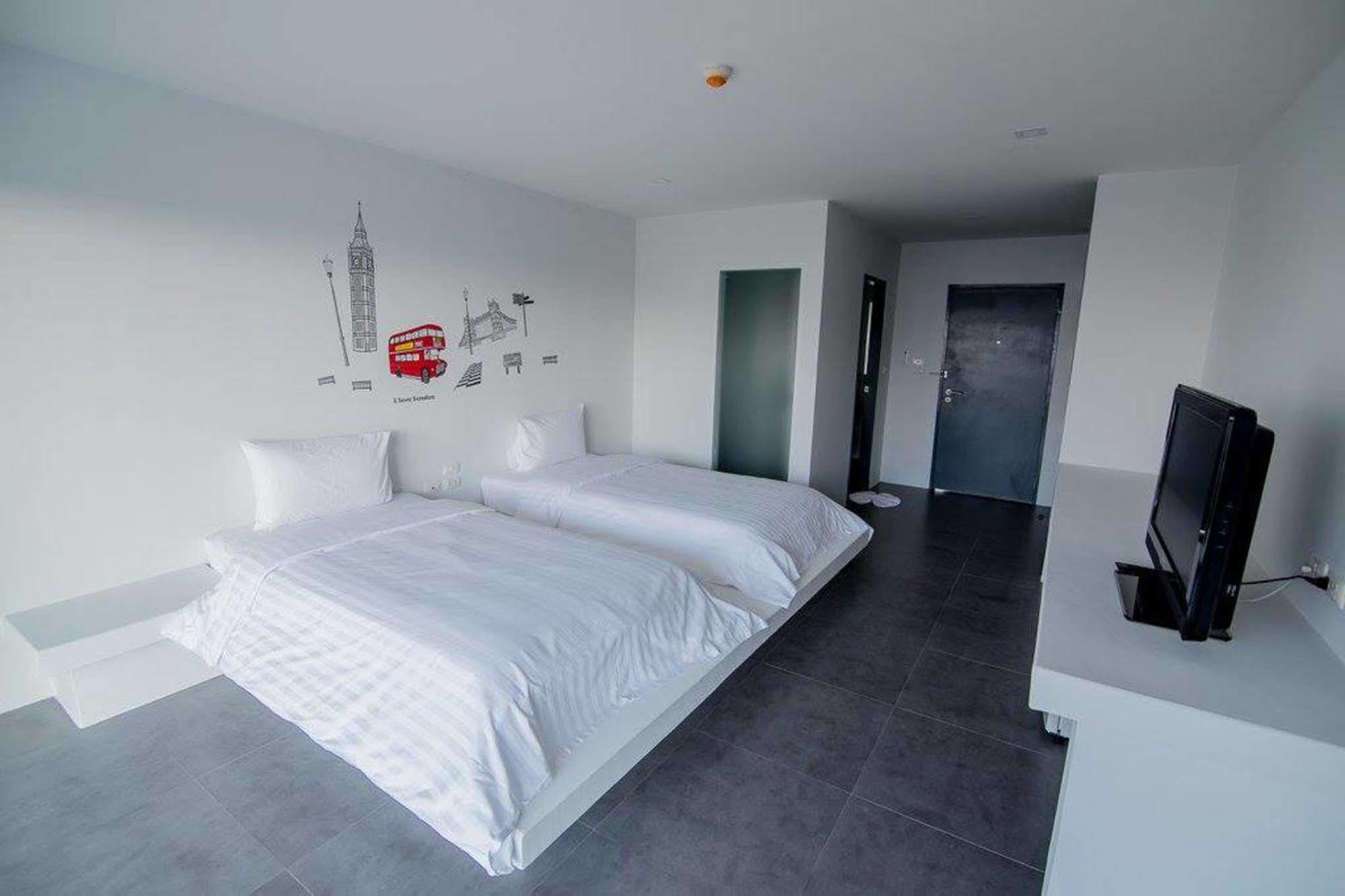 Panitar Haus Hotel Chonburi Exterior photo