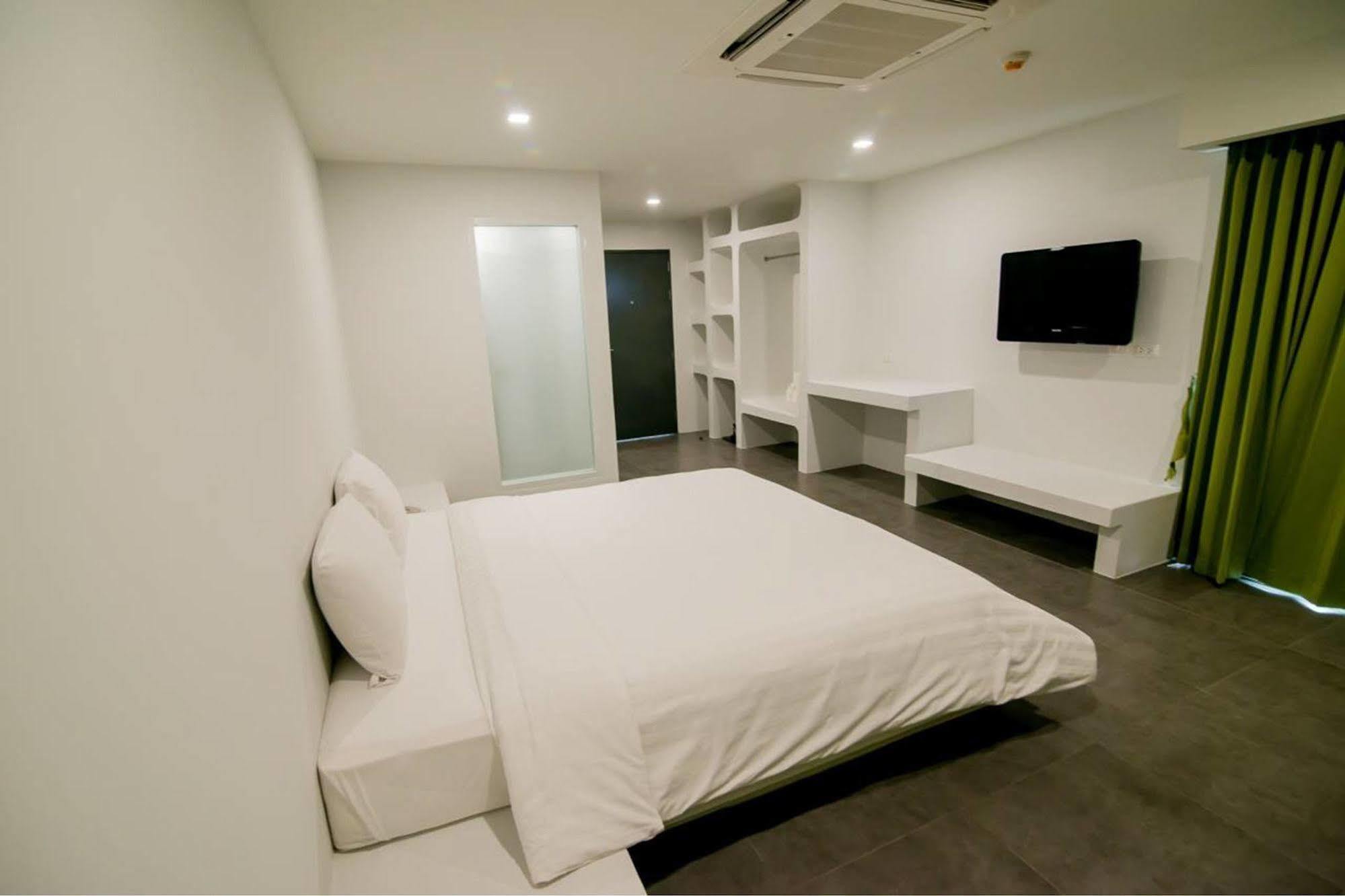 Panitar Haus Hotel Chonburi Exterior photo