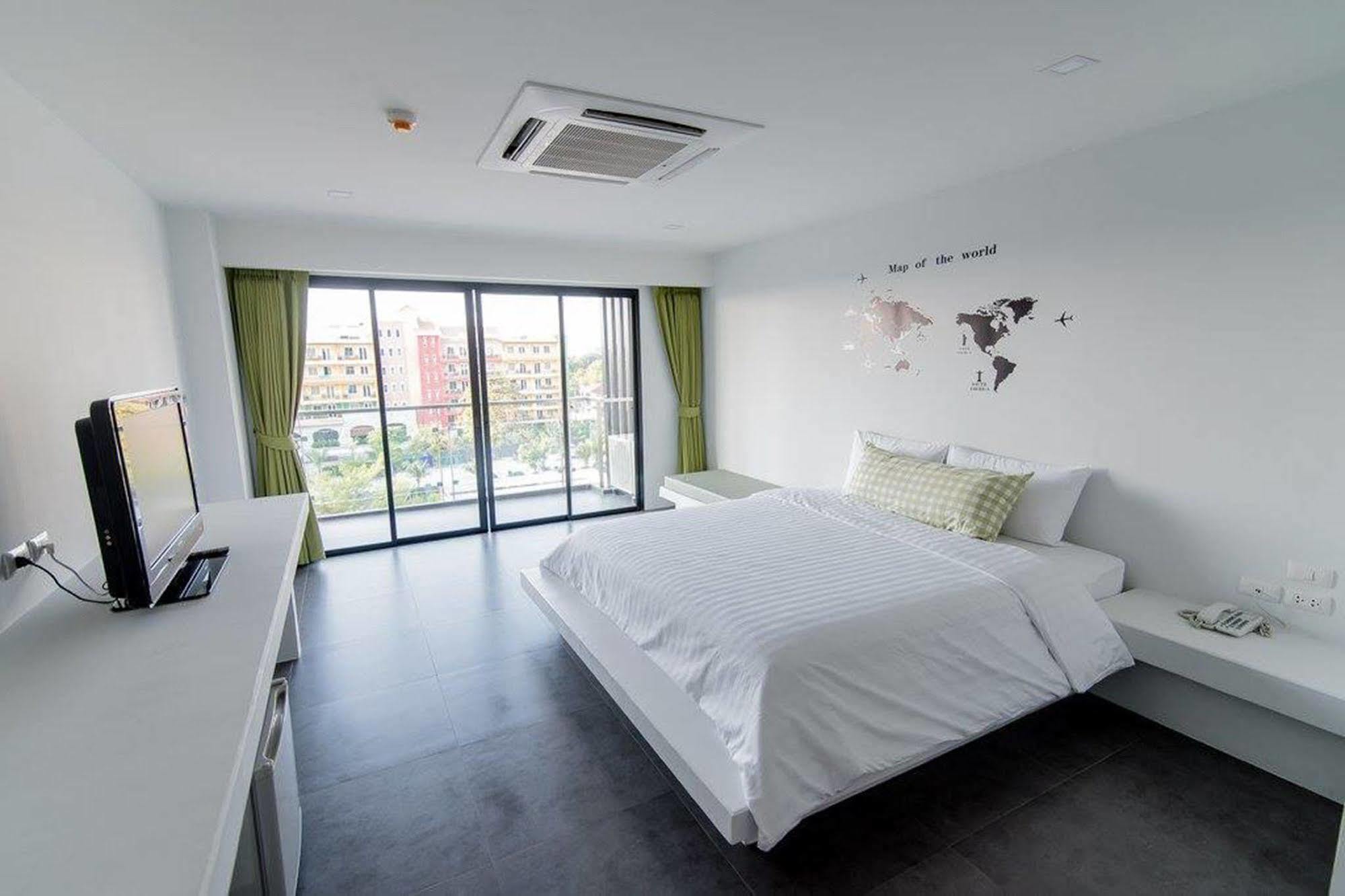 Panitar Haus Hotel Chonburi Exterior photo